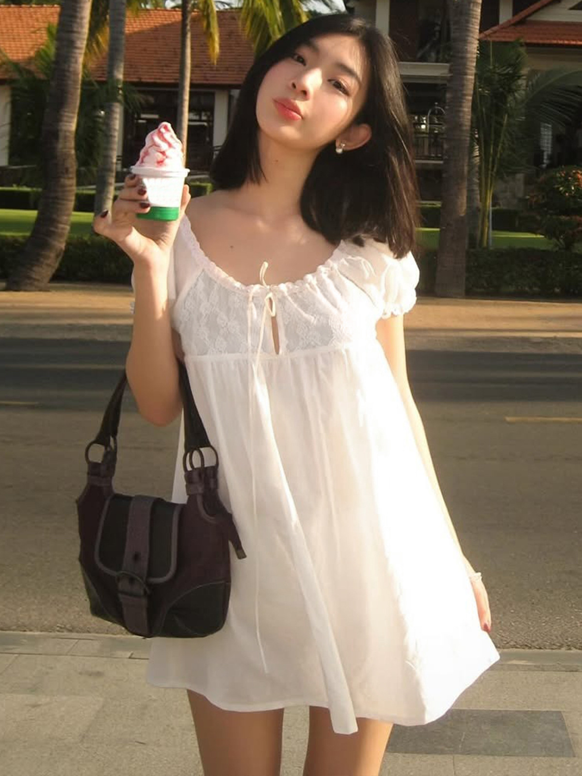 Off Shoulder Puff Sleeve Sundress - Miniabito bianco in pizzo con spalle